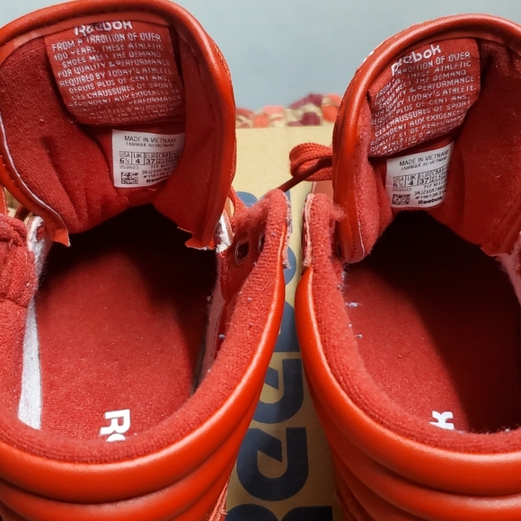 Red high top Reaboks in good condition. Worn twice. - Picture 3 of 3